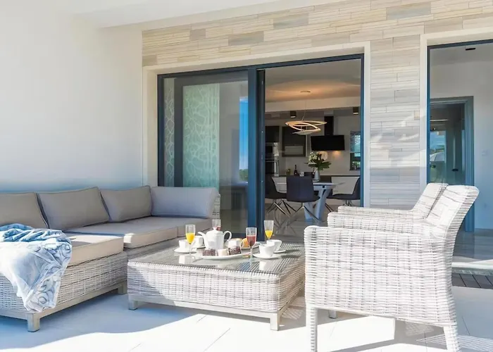 בית נופש House With A Swimming Pool Sabunike, Zadar - 25098 פריבלאקה
