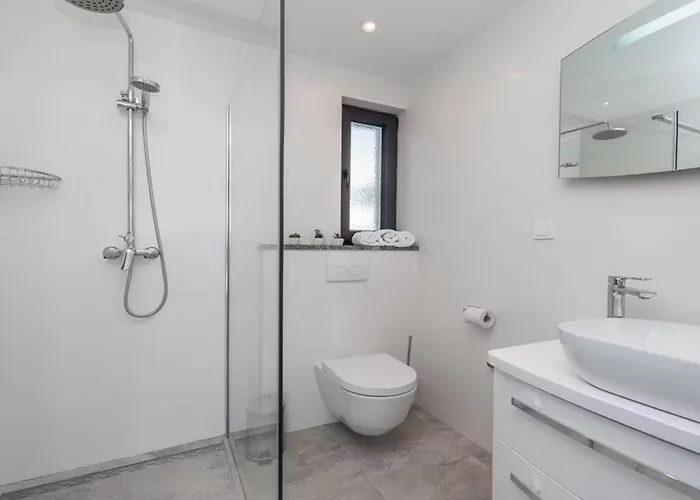 בית נופש House With A Swimming Pool Sabunike, Zadar - 25098 *